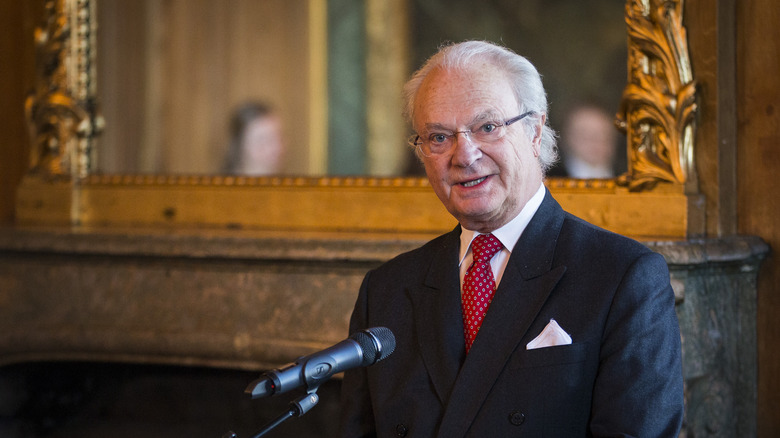 King Carl Gustav speaking