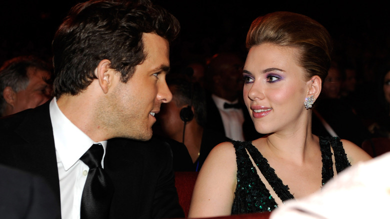 Ryan Reynolds and Scarlett Johansson