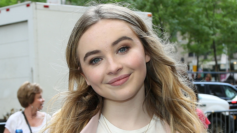 Sabrina Carpenter posing ahead of her performance on 