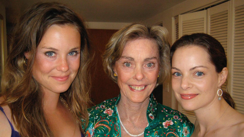 Ashley Williams with mom and sister