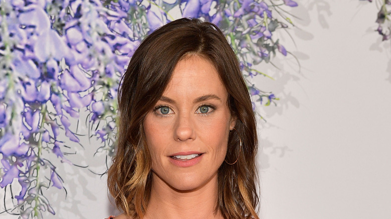 Ashley Williams short wavy bob