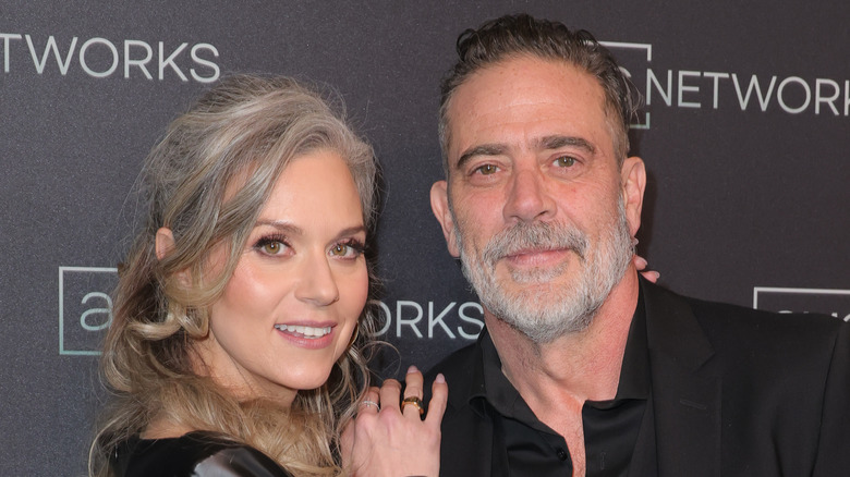 Hilarie Burton and Jeffrey Dean Morgan posing