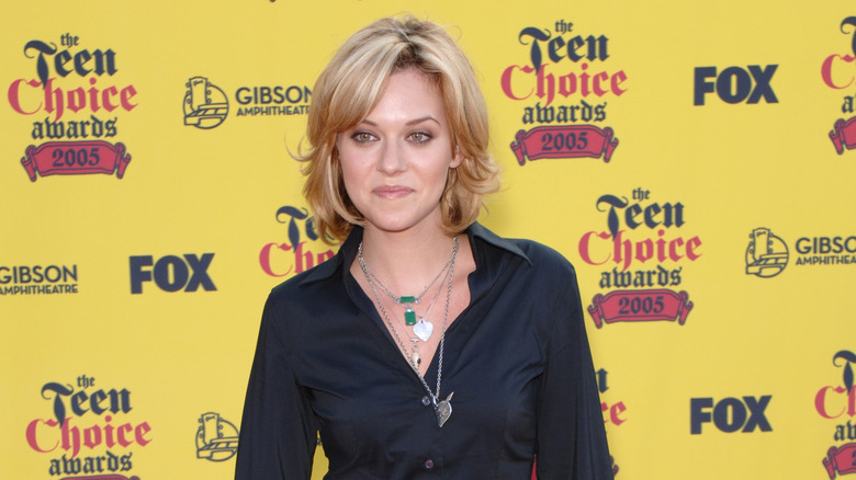 Hilarie Burton with a blond bob