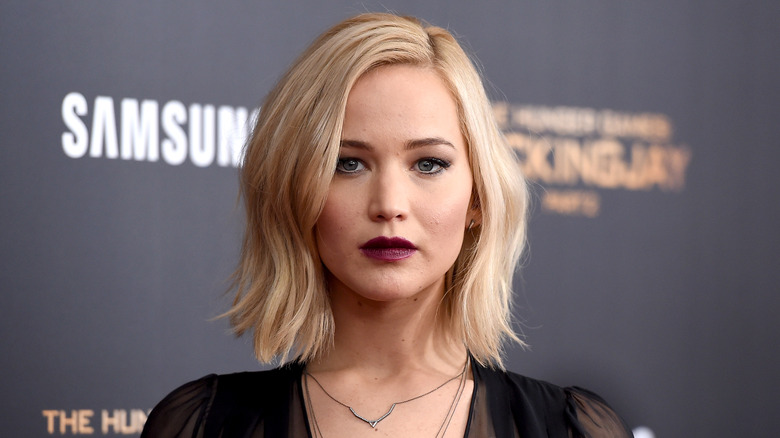 Jennifer Lawrence blonde bob