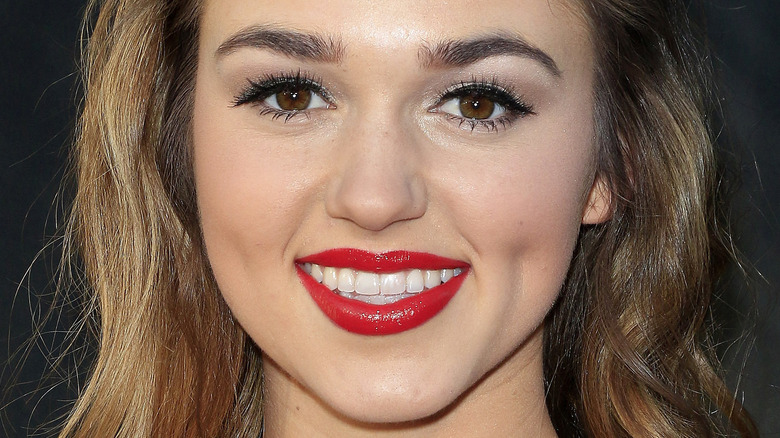 Sadie Robertson red lipstick