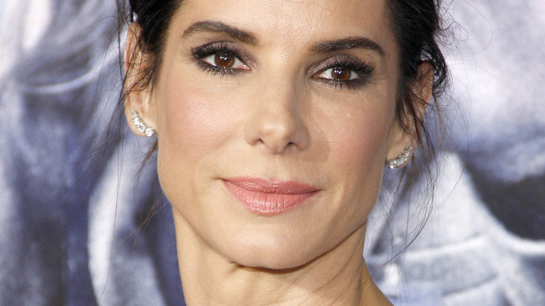 Sandra Bullock posing at an event