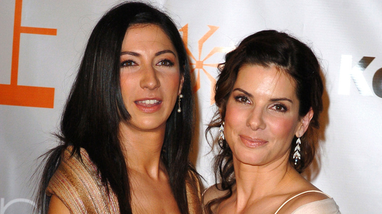 Gesine Bullock-Prado and Sandra Bullock posing