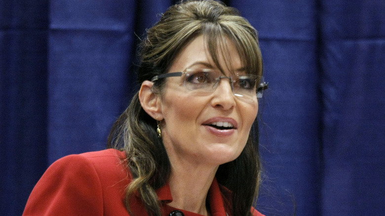 Sarah Palin posing for cameras