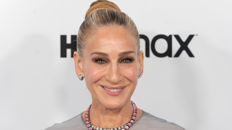 Sarah Jessica Parker hair pulled back