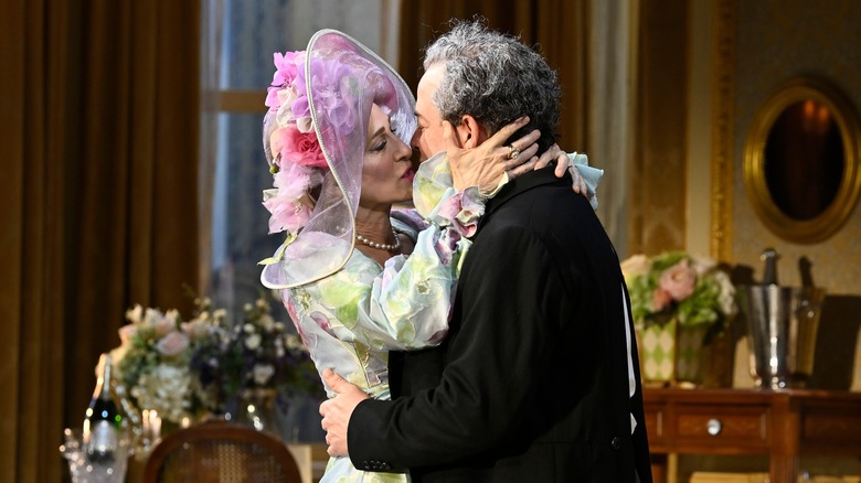 Sarah Jessica Parker and Matthew Broderick kissing