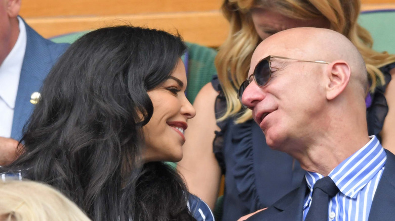 Lauren Sánchez getting cozy with Jeff Bezos in the stands at Wimbledon
