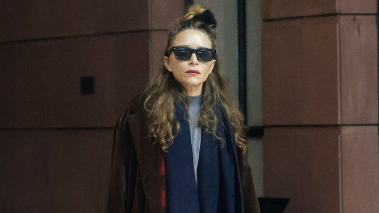 Mary-Kate Olsen exiting a building