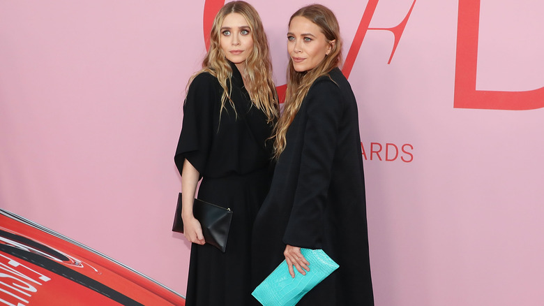 Mary-Kate and Ashley pose together