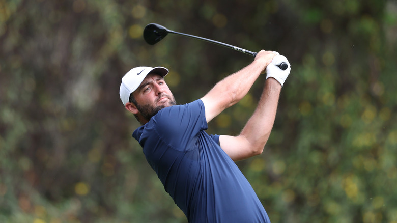 Scottie Sheffler mid swing.