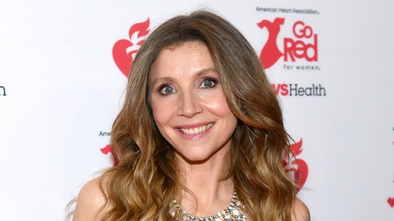 Sarah Chalke smiling