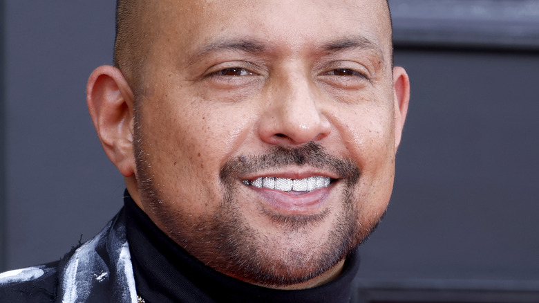 Sean Paul smiling with diamond teeth