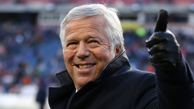Robert Kraft gives a thumbs up