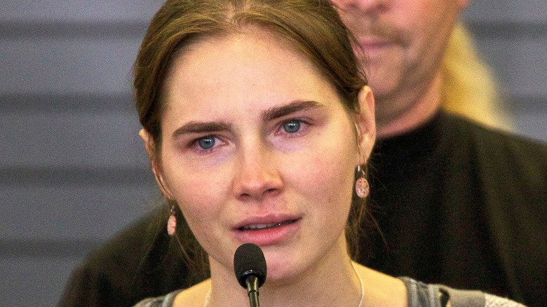 Amanda  Knox crying 
