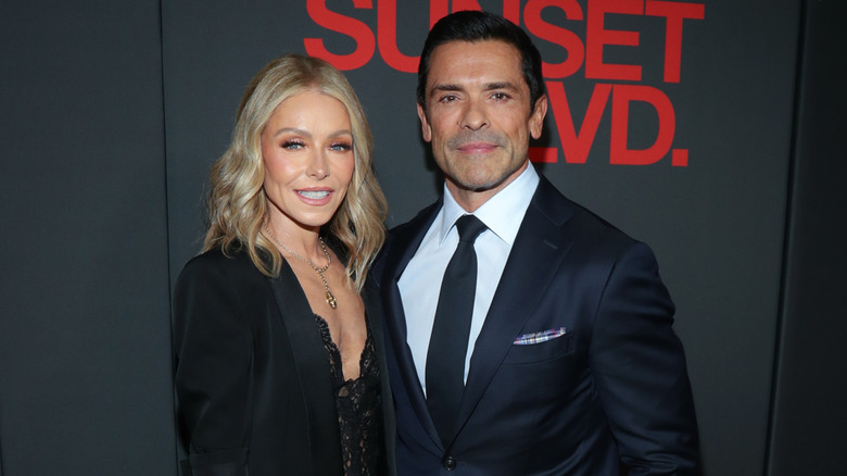 Kelly Ripa and Mark Consuelos on red carpet