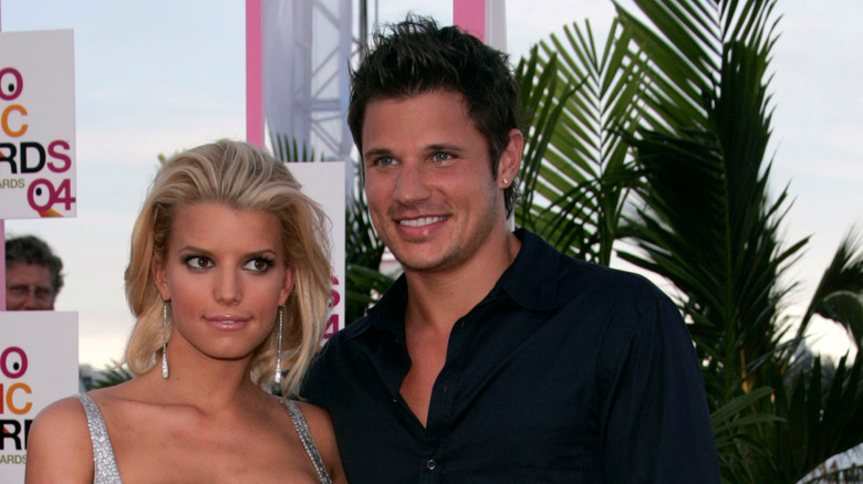 Nick Lachey and Jessica Simpson posing in 2004