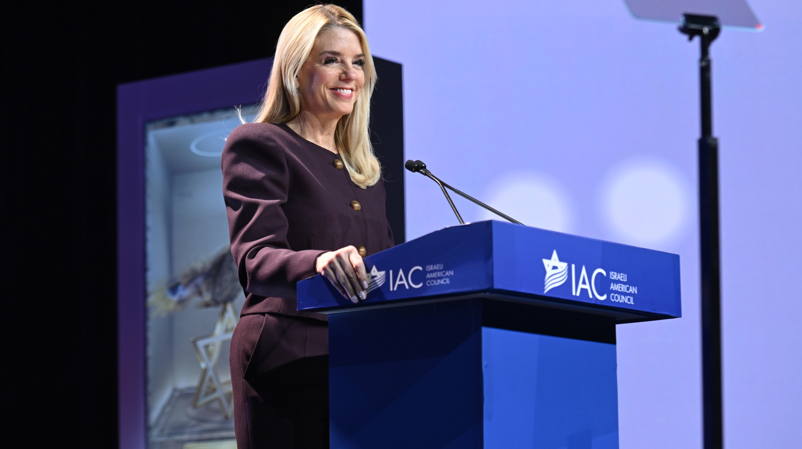 Shady Things About Pam Bondi, Revealed By Her Former Friends