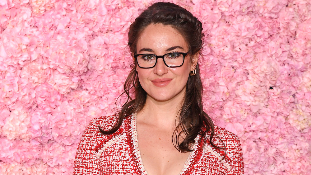 Shailene Woodley wearing glasses on the red carpet