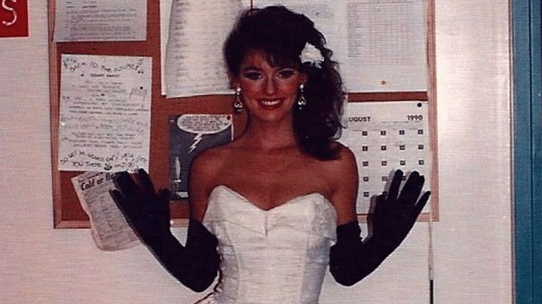 Shania Twain smiling and posing