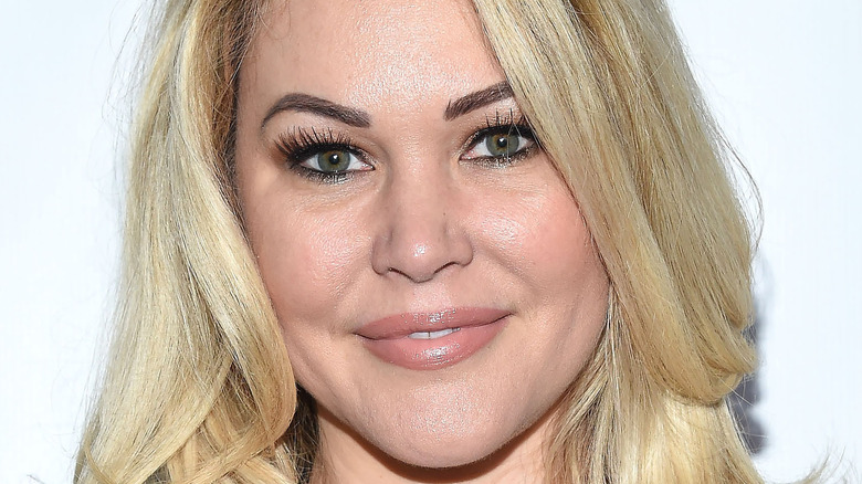 Shanna Moakler smiles on the red carpet