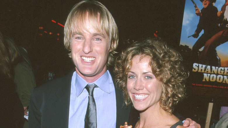 Sheryl Crow and Owen Wilson posing for cameras