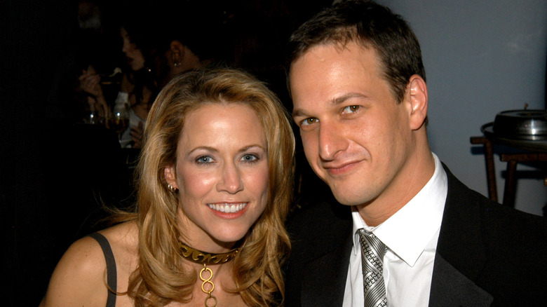 Sheryl Crow and Josh Charles posing for cameras