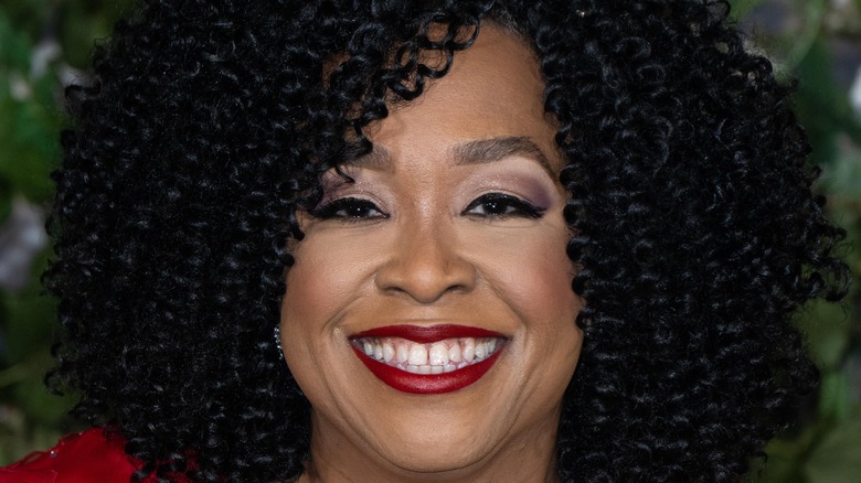 shonda rhimes at the premeire of bridgerton