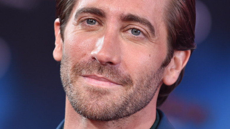 Jake Gyllenhaal on red carpet 