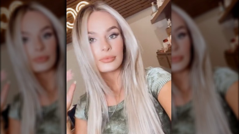 Juliette Porter selfie 