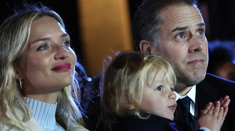 Melissa Cohen, Hunter Biden, Beau Biden sit together