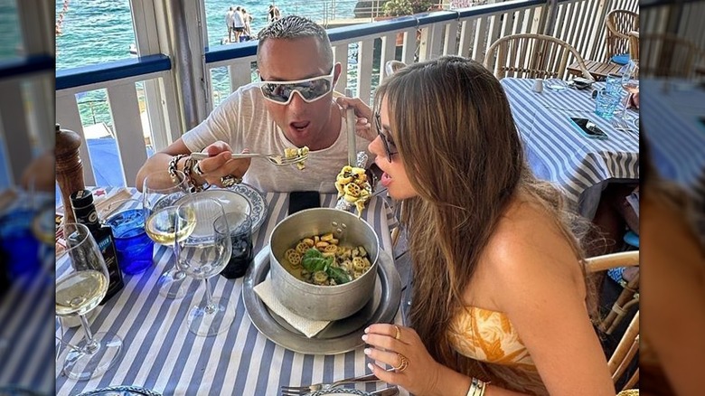 Sofia Vergara eating on vacation