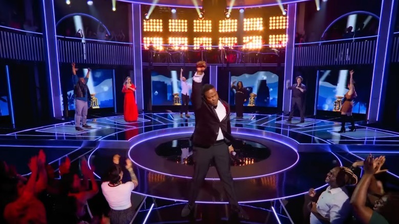 Contestants strike a pose in Sing On!