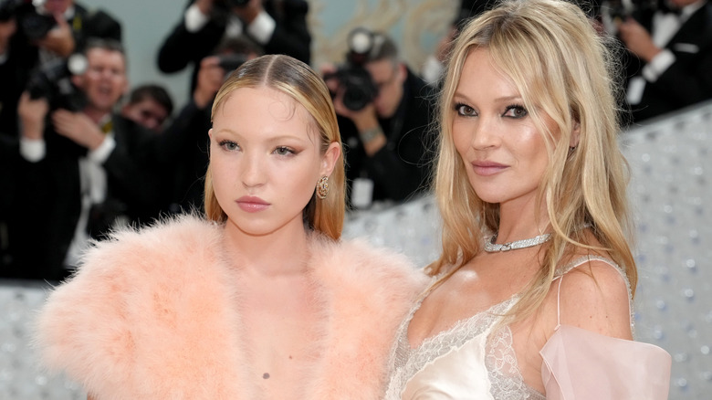 Lila and Kate Moss posing at Met Gala