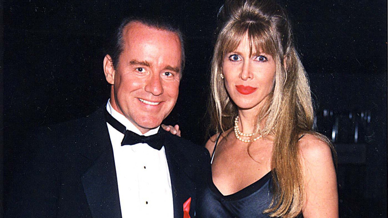 Phil Hartman & his wife Brynn at an HBO event in 1998