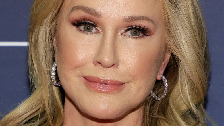 Kathy Hilton smirks