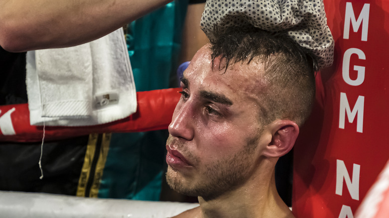 Maxim Dadashev suffering between rounds