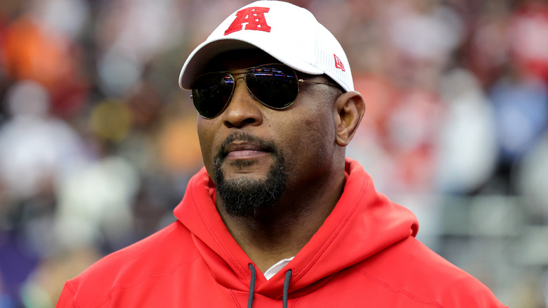 Ray Lewis wearing sunglasses