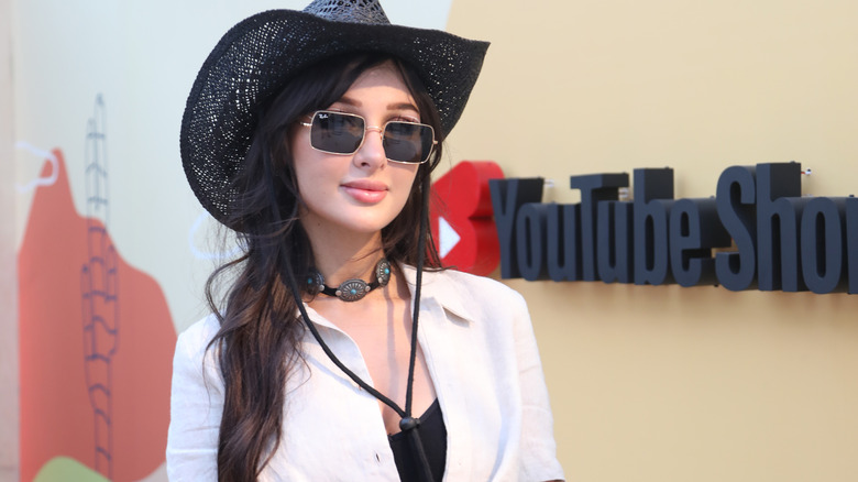 SssniperWolf cowboy hat