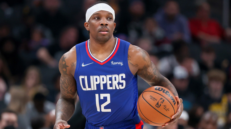 Eric Bledsoe on the court in his Los Angeles Clippers uniform