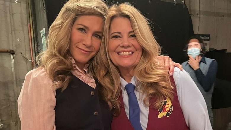 Jennifer Aniston poses with Lisa Whelchel 
