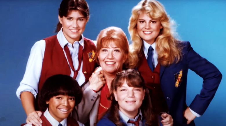 'The Facts of Life' cast posing