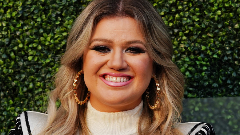 Singer Kelly Clarkson at an event