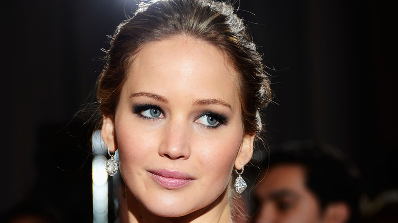 Jennifer Lawrence posing