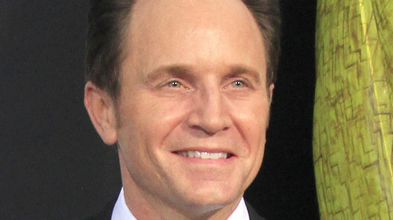 David Yost posing for cameras