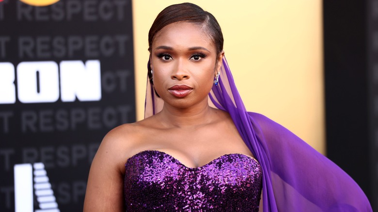 Jennifer Hudson posing