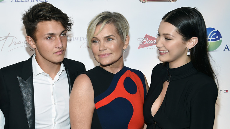 Yolanda Hadid, Bella Hadid, and Anwar Hadid posing